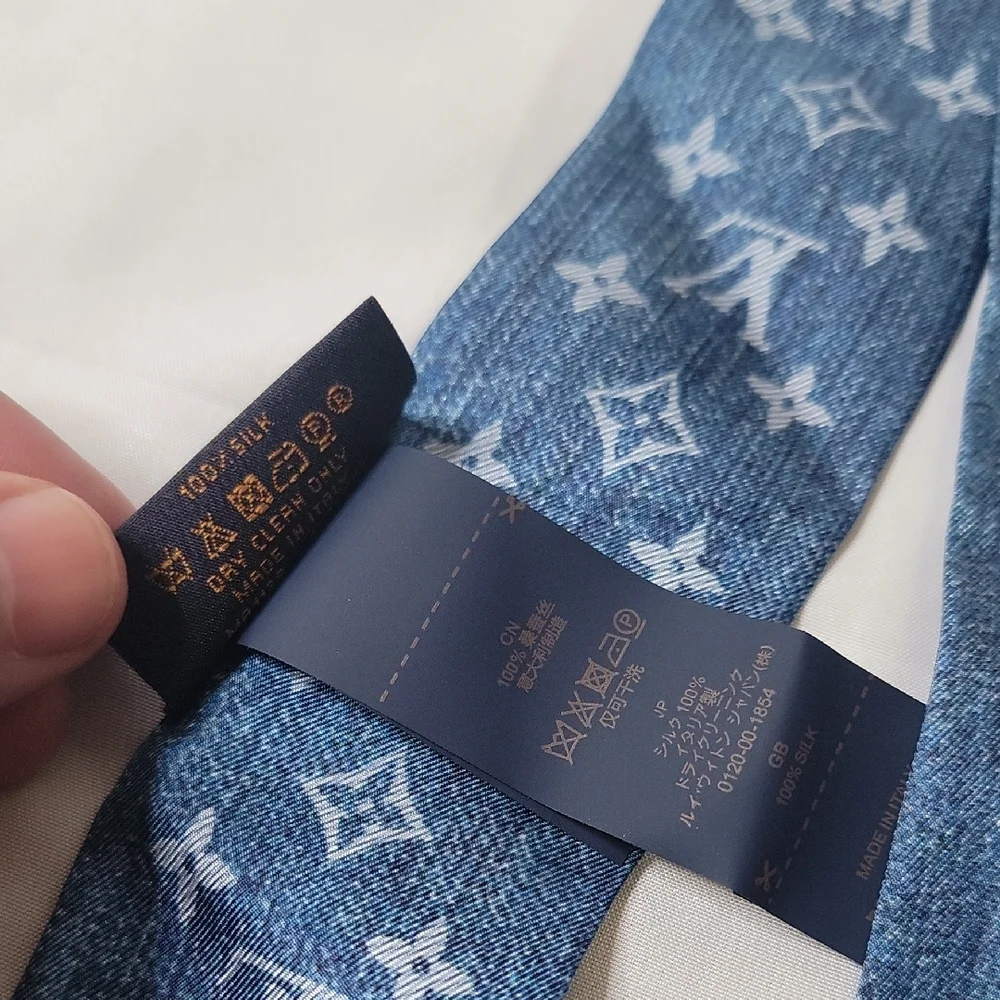 Louis Vuitton Blue and Red Silk Scarf - Picture 3 of 3